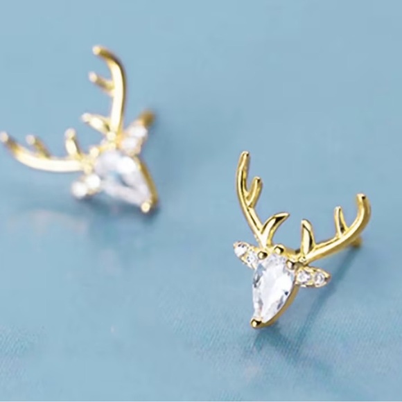 Jewelry - Rhinestone deer 🦌 head earrings